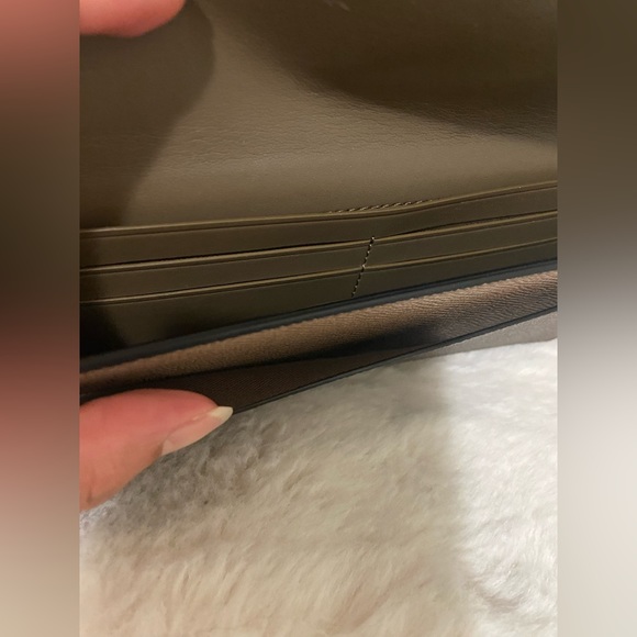 Coach two tone wallet - Picture 7 of 9